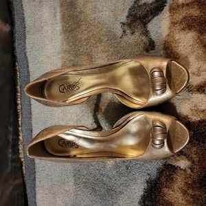 Carlos Santana, Gold Fancy Shoe